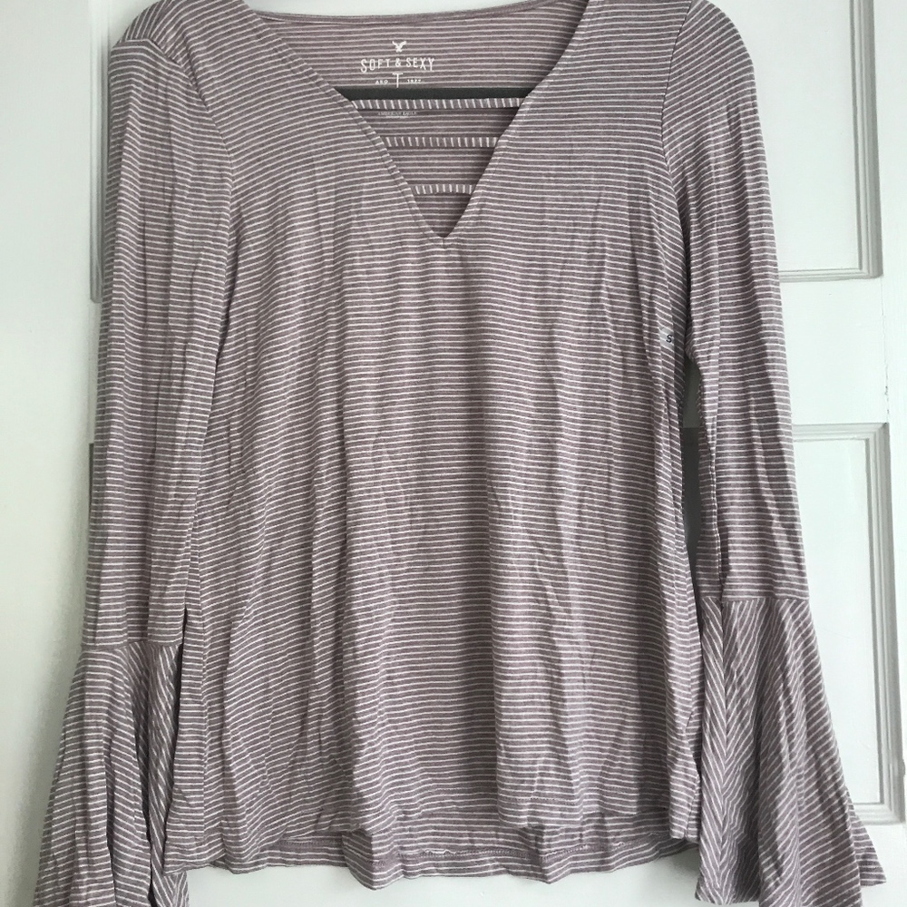 Bell sleeve shirt